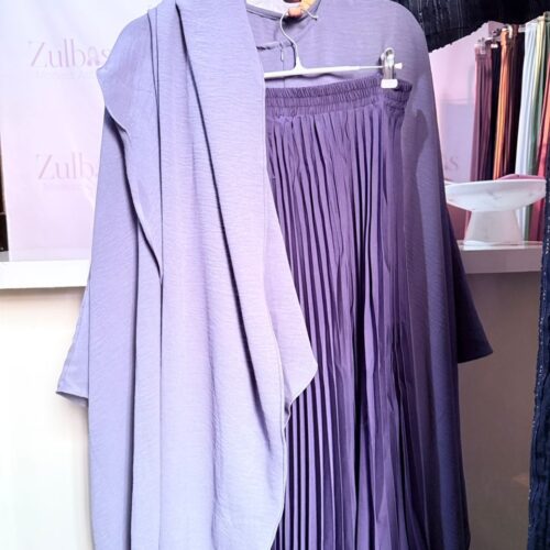 3-piece Pleated skirt and baggy blouse Hijab