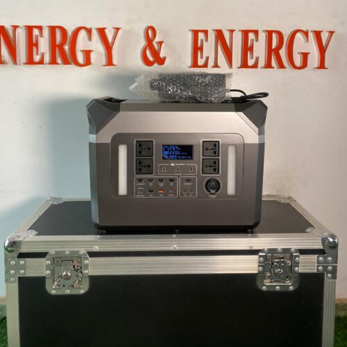 2000W: Solar Power Generator (1792Wh Capacity)